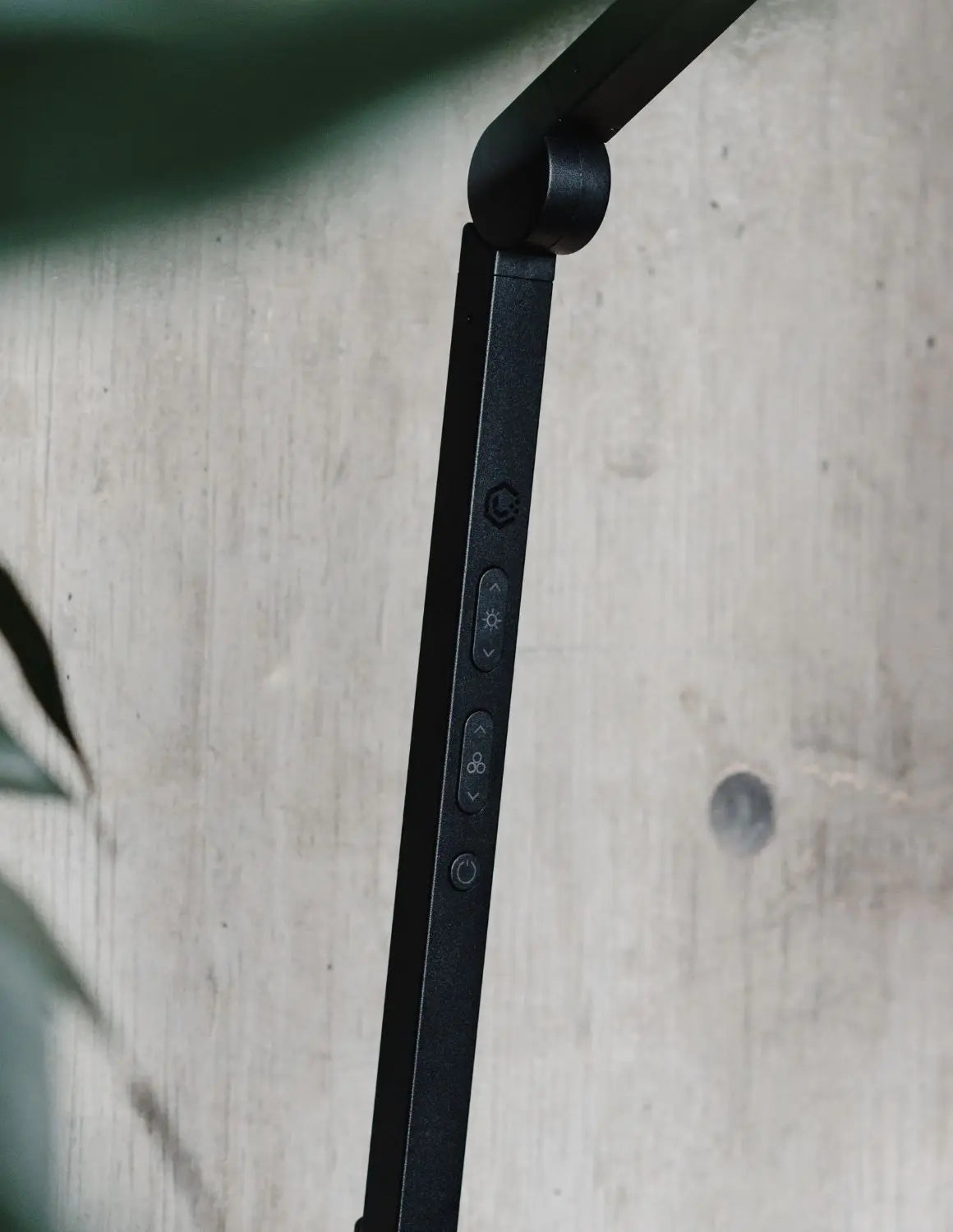 Lume Cube Edge Light 2.0 Black LED Desk Lamp